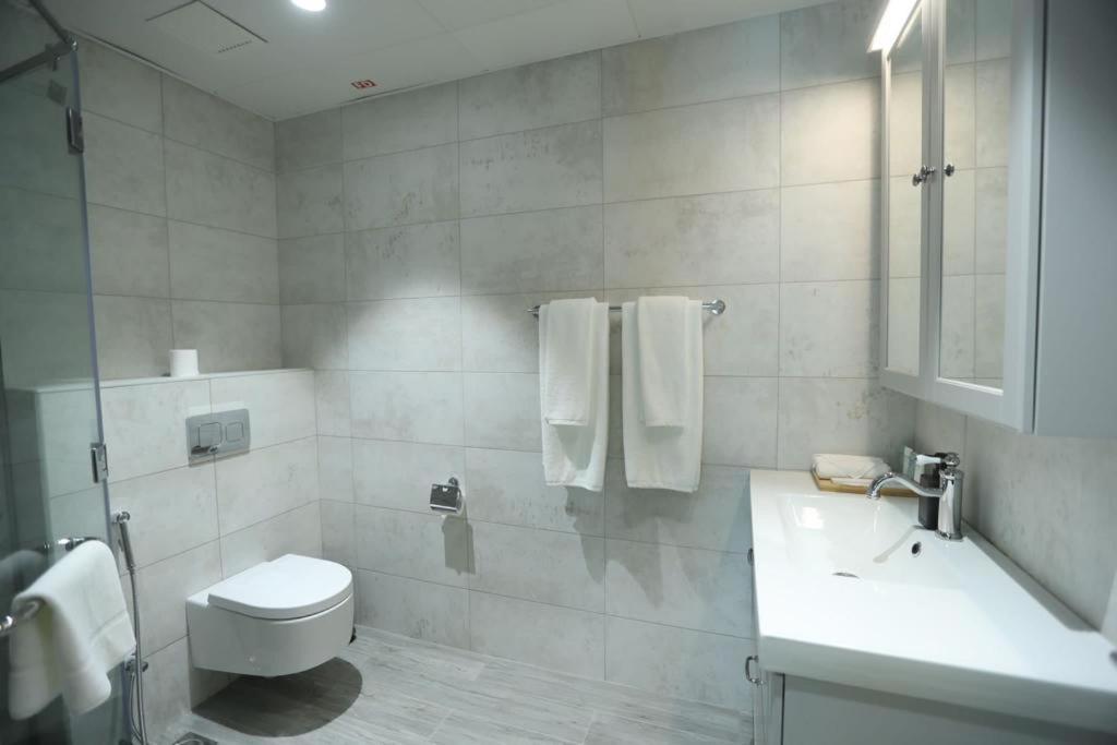 Almanzil Residence & Suites Doha Bagian luar foto