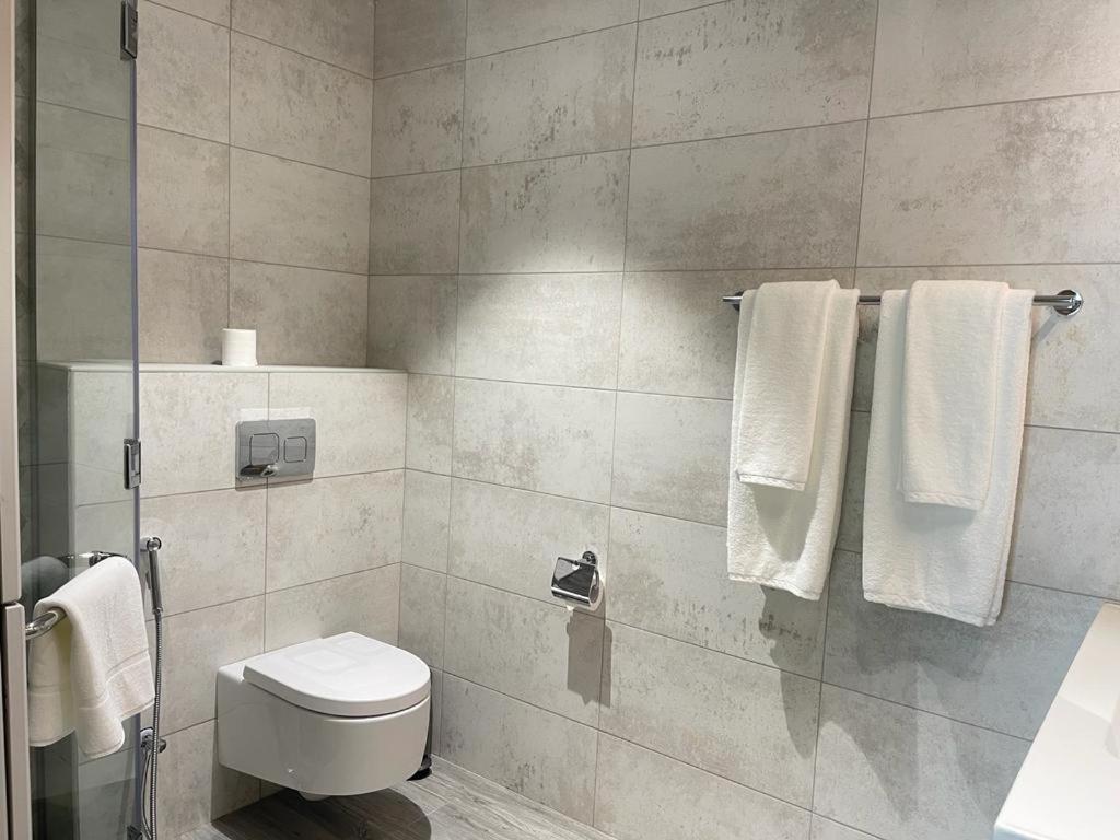 Almanzil Residence & Suites Doha Bagian luar foto