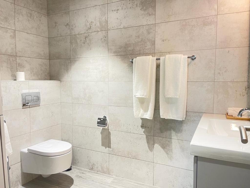 Almanzil Residence & Suites Doha Bagian luar foto